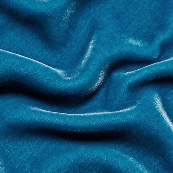 🌟HP🌟 L'AGENCE Gabriella Velvet Camisole in Cortez Blue - Picture 9 of 13